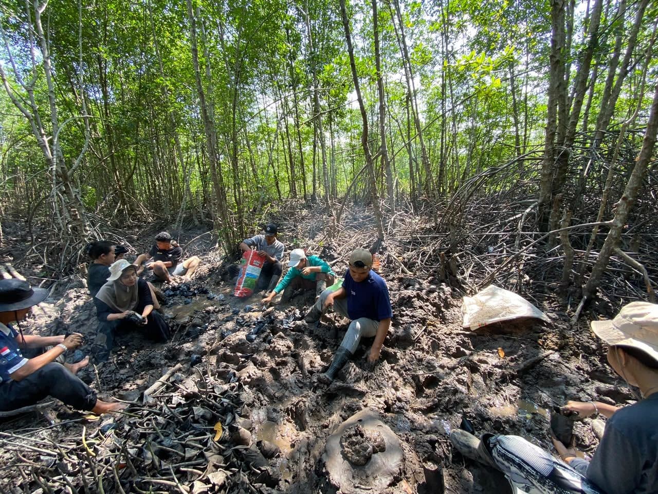 Dokumentasi kegiatan Pembibitan Propagul Mangrove Bersama Ketua KEMPAS Day-3, foto 2 dari 4